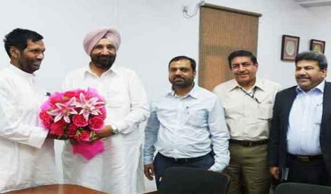 punjab-cooperative-minister-met-the-union-ministers-and-demanded-special-assistance