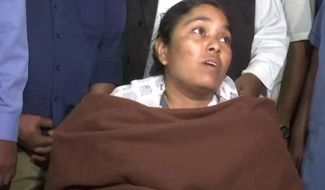 attack-on-telangana-women-officer-center-said-that-such-incidents-would-not-be-done-to-see