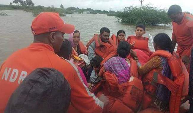 four-missing-in-maharashtras-sangli-after-ndrf-rescue-boat-capsized