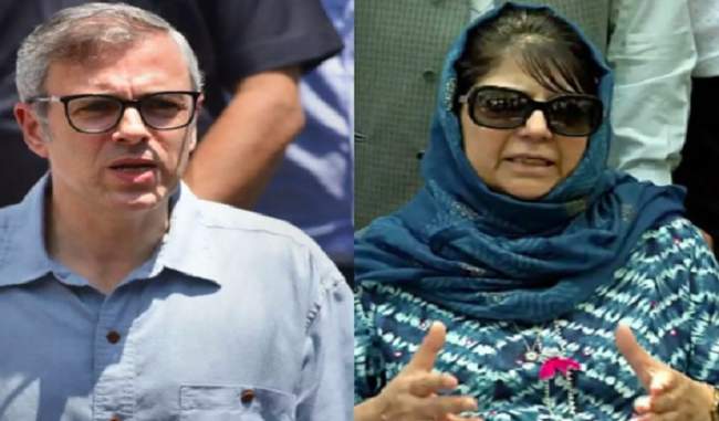 mehbooba-mufti-and-abdullah-arrested-taken-to-a-guest-house
