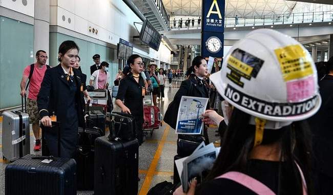 more-than-100-flights-canceled-as-hong-kong-goes-on-strike