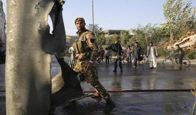 nearly-100-wounded-in-car-bomb-attack-on-police-in-kabul
