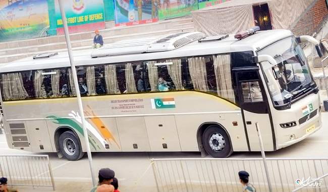 pakistan-stops-third-service-delhi-lahore-bus-service-suspended