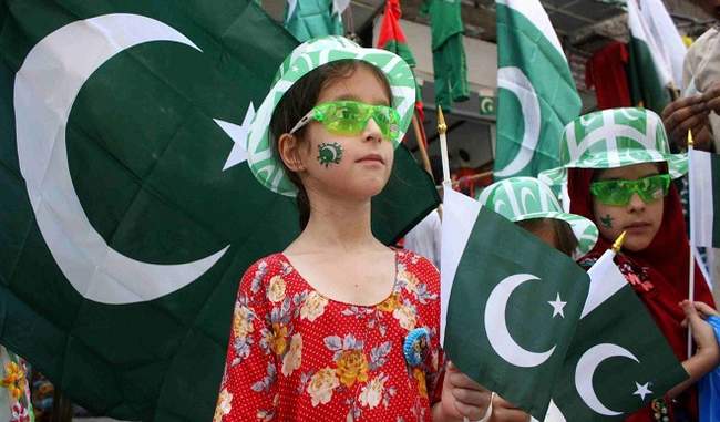 pakistan-will-celebrate-its-independence-day-as-kashmir-solidarity-day