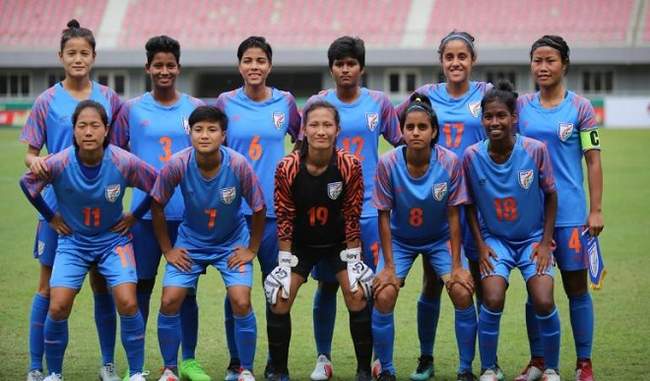 indian-women-s-football-team-gets-special-trophy-for-good-game