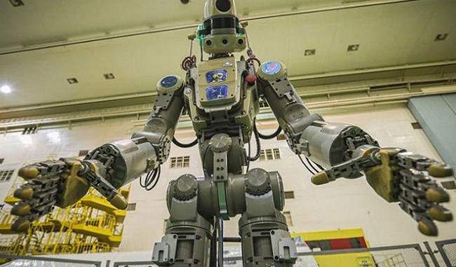 russia-sent-its-first-human-looking-robot-fedor-into-space