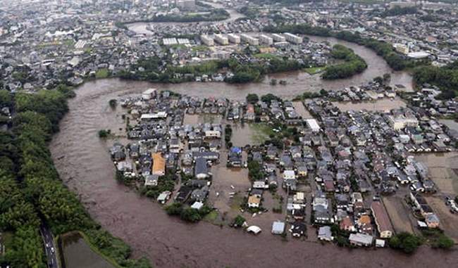 floods-landslide-fears-in-japan-orders-to-move-2-40-000-people-to-safer-places