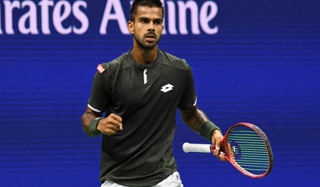 india-s-young-tennis-star-sumit-nagal-who-gave-the-defeat-to-federer-in-the-first-set