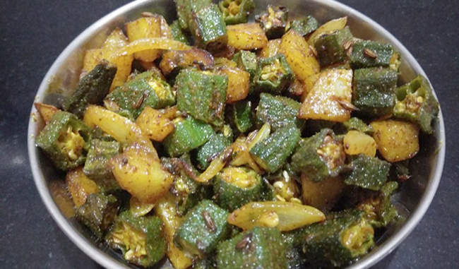 know-the-recipe-of-fried-aalo-bhindi-sabzi-in-hindi