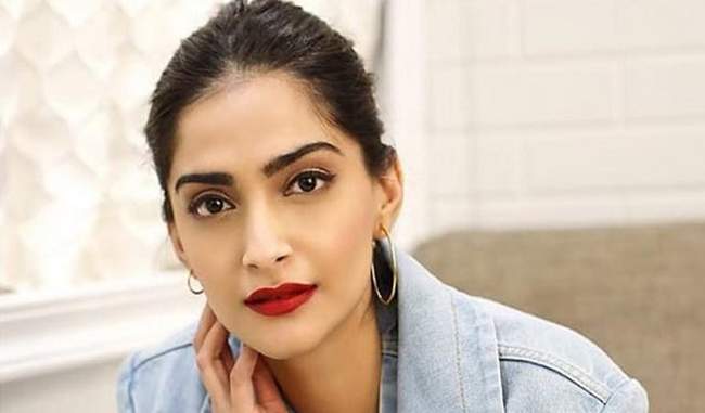 sonam-kapoor-enjoys-having-fun-while-working-in-such-films