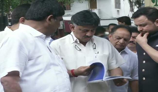 congress-leader-dk-shivkumar-appeared-before-ed-for-second-consecutive-day