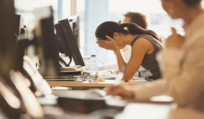 sitting-at-desk-for-nine-hours-a-day-increases-risk-of-early-death