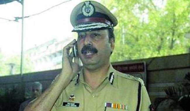 congress-accused-indresh-kumar-of-insulting-martyr-karkare