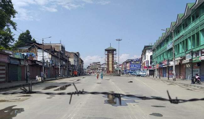 after-fridays-curbs-restrictions-lifted-from-most-areas-of-kashmir-valley