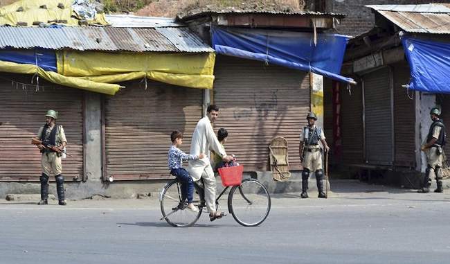 restrictions-on-movement-of-people-lifted-in-most-parts-of-kashmir