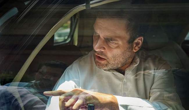 rahul-gandhi-arrives-in-kerala-to-review-flood-situation-in-wayanad