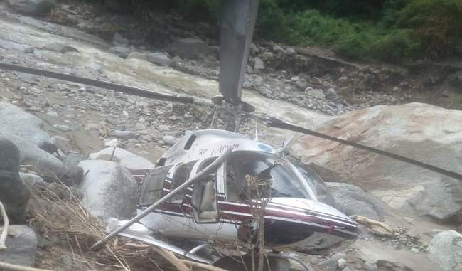 helicopter-makes-emergency-landing-in-uttarkashi-pilot-injured