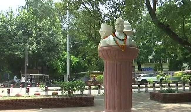 dusu-has-been-asked-to-take-permission-to-install-bust-statues-abvp