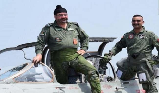 abhinandan-took-over-command-flew-mig-21-aircraft-with-iaf-chief abhinandan-took-over-command-flew-mig-21-aircraft-with-iaf-chief