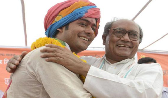 digvijay-s-minister-son-said-kamal-nath-is-the-only-power-center-of-mp-congress