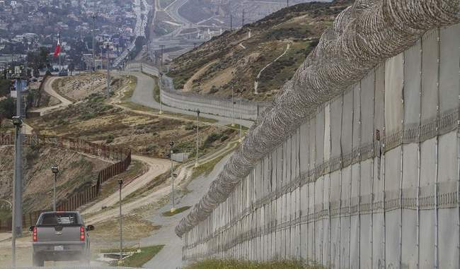 us-to-build-175-mile-long-wall-on-mexico-border-approved-for--3-6-billion