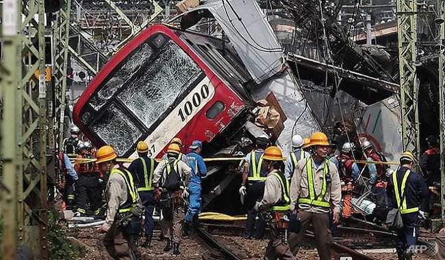 train-collides-with-truck-near-tokyo-35-people-injured