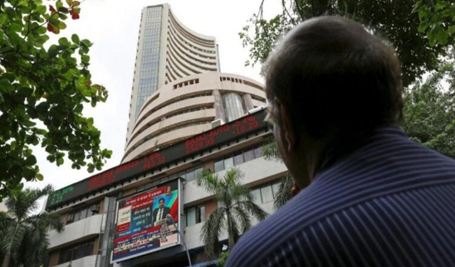sensex-breaks-80-points-nifty-stable-banks-stocks-fall