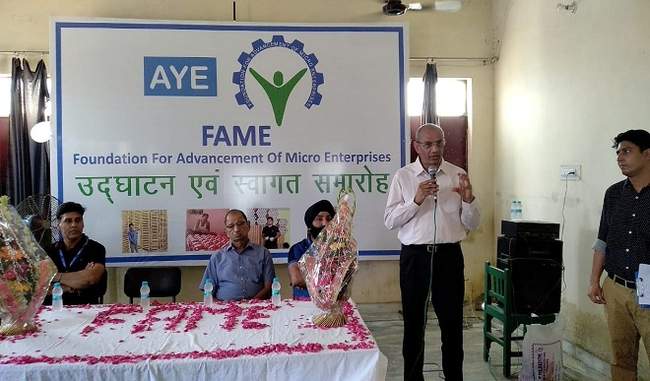 the-csr-branch-of-aayee-finance-started-its-first-program-in-meerut