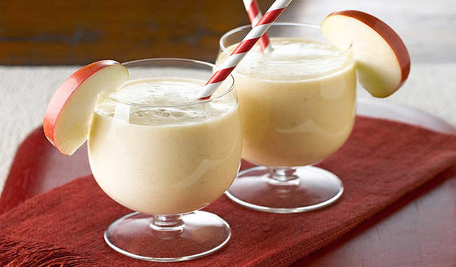 know-the-recipe-of-apple-milkshake-in-hindi