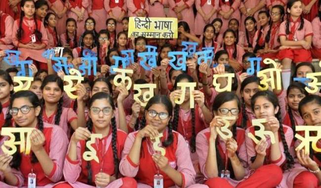 hindi-you-keep-fighting-to-become-the-national-language