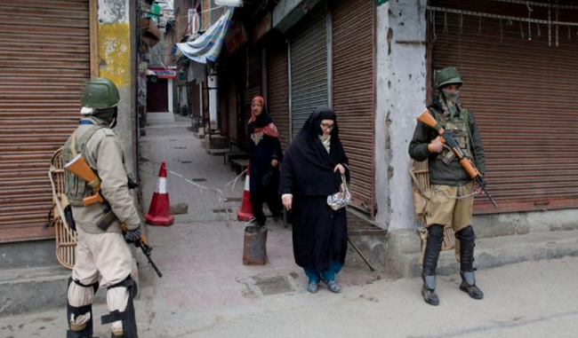 normal-life-was-affected-in-kashmir-on-41st-day-school-and-shops-are-still-closed