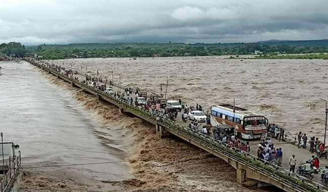 rivers-burial-flood-hazard-is-hovering-over-many-areas
