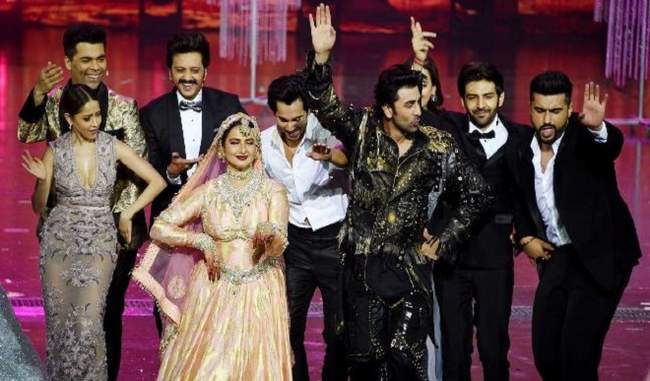 watch-a-glimpse-of-bollywood-stars-banging-performance-at-iifa-2019