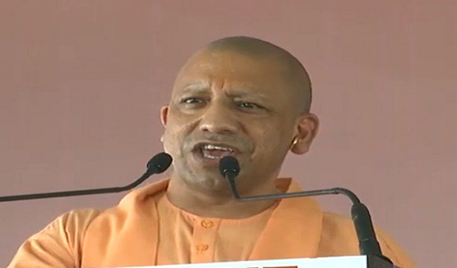cm-yogi-adityanath-arrives-in-kanpur-many-projects-announced
