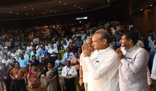 an-atmosphere-of-fear-violence-and-tension-in-the-country-says-ashok-gehlot