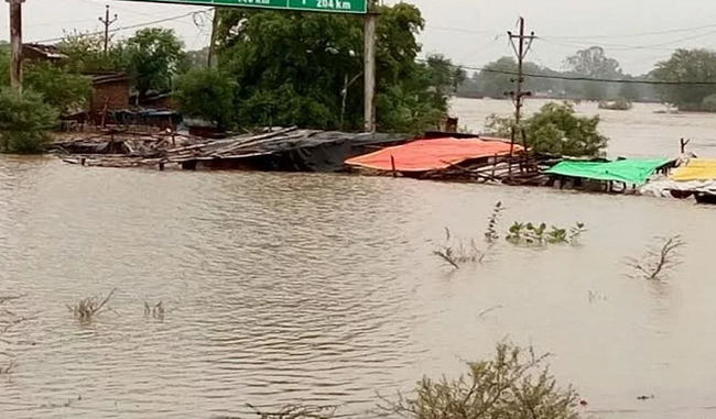 MP में बारिश और बाढ़ से हुआ 11,906 करोड़ का नुकसान, केन्द्र से सहायता की मांग