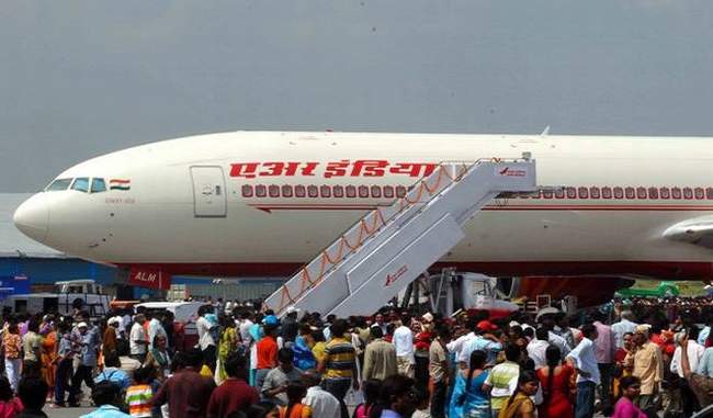 तेज हवा की चपेट में आने से एयर इंडिया का विमान क्षतिग्रस्त, 172 यात्री सवार