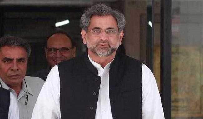 पाकिस्तान के पूर्व प्रधानमंत्री अब्बासी के साथ बदसलूकी, जांच अधिकारी ने फेंका कांच का गिलास