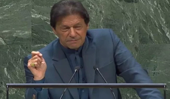 कश्मीर पर इमरान खान के बिगड़े बोल, कहा- कर्फ्यू हटते ही होगा खूनखराबा