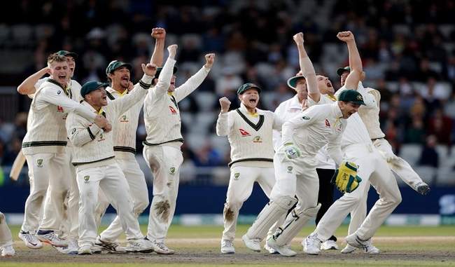 steve-smith-heroics-help-australia-win-manchester-test-and-retain-ashes-urn