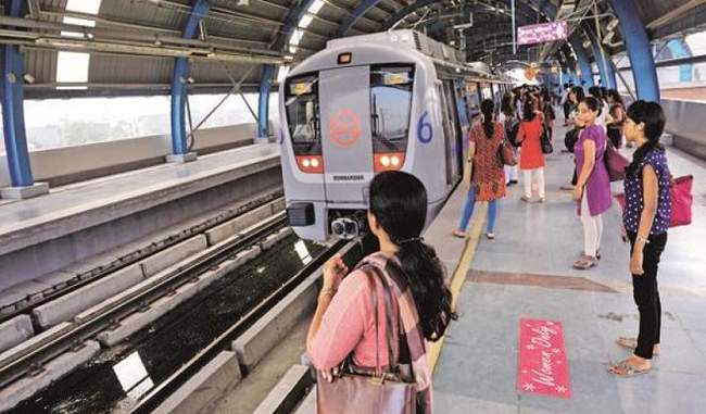 woman-killed-by-jumping-in-front-of-delhi-metro