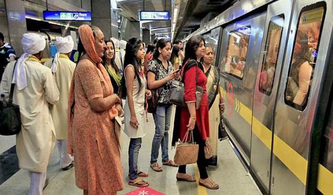 woman-commits-suicide-by-jumping-ahead-of-yellow-line-of-delhi-metro