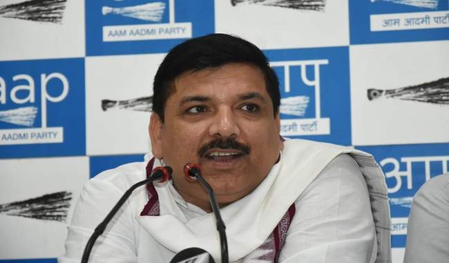 late-by-just-a-minute-indigo-bars-aap-leader-sanjay-singh-from-boarding-flight