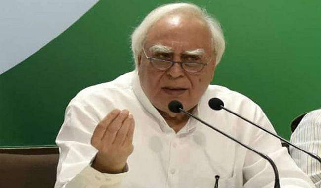 sibbal-hit-back-at-pm-modi-said-full-film-of-government-cannot-be-seen