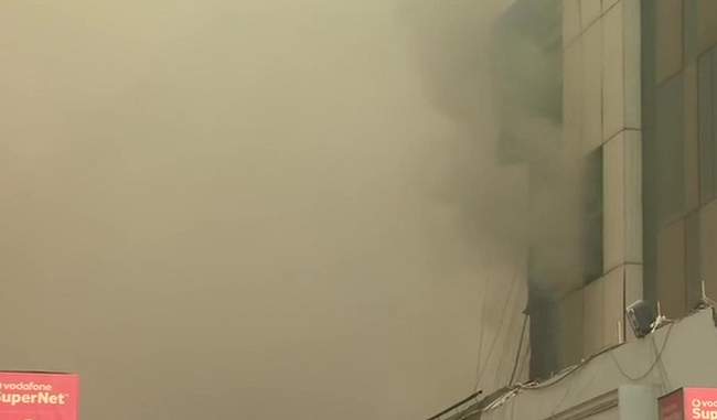 factory-fire-in-delhi-one-fireman-killed-15-others-injured