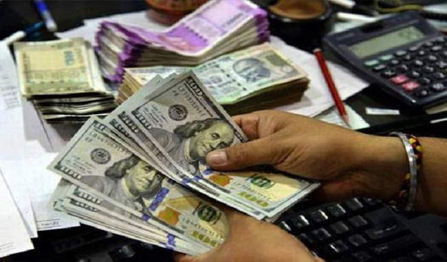 rupee-plunged-31-paise-against-dollar-showing-the-effect-of-surge-in-crude-oil