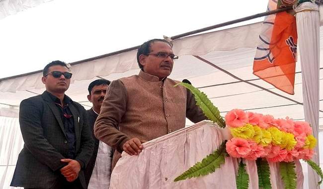 shivraj-came-in-defense-of-vijayvargiya-said-i-am-also-saying-that-the-movement-will-be-set-on-fire
