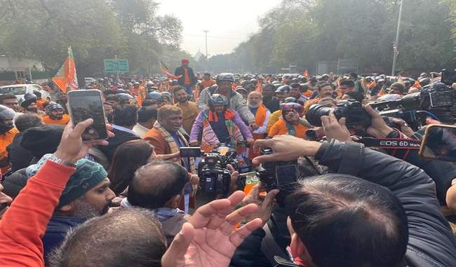 delhi-bjp-workers-start-election-campaign-with-huge-bike-rally