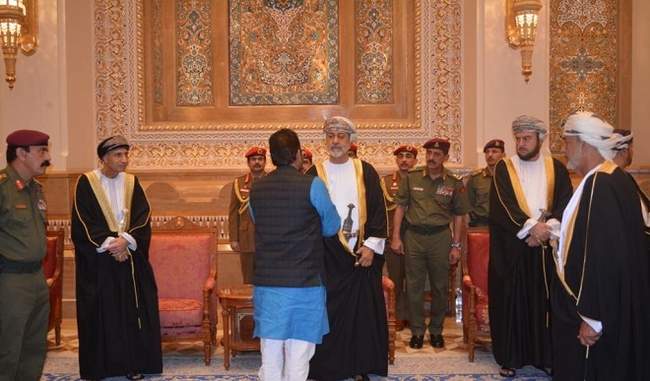 naqvi-met-oman-s-new-sultan-condolences-expressed-on-kabus-s-demise-modi-s-personal-letter-handed-over