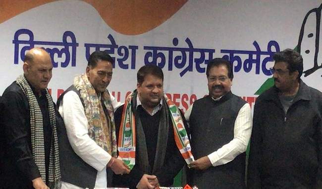 mla-adarsh-shastri-angry-with-aap-for-cutting-ticket-hands-congress